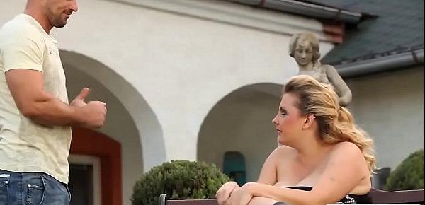  Plump Blonde Kristy Sixty Nine Outdoor Face Sitting